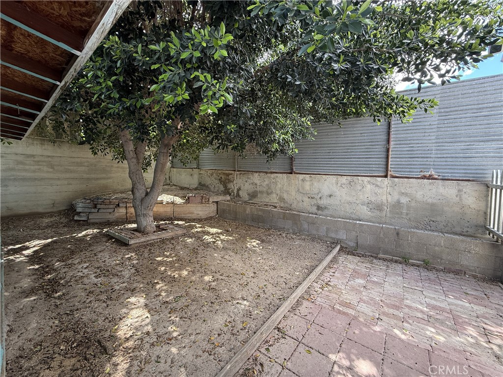 407 E Street Property Photo 11