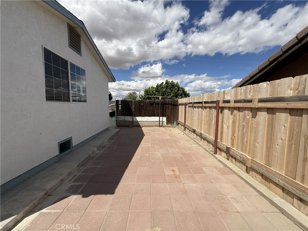 407 E Street Property Photo 13