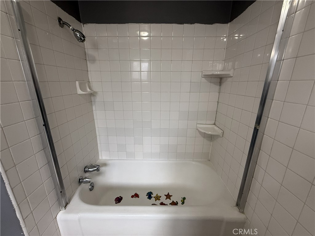 407 E Street Property Photo 27
