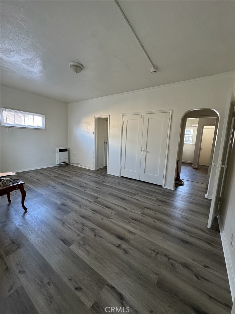 1246 N Kenmore Ave Property Photo 14
