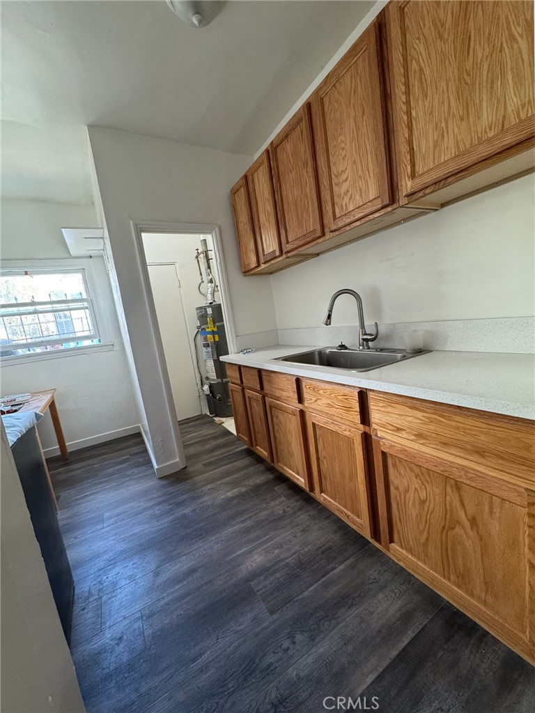 1246 N Kenmore Ave Property Photo 17