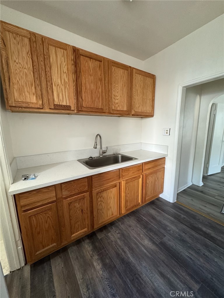 1246 N Kenmore Ave Property Photo 19