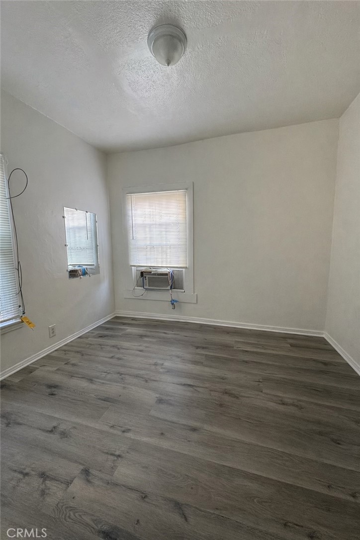 1246 N Kenmore Ave Property Photo 20