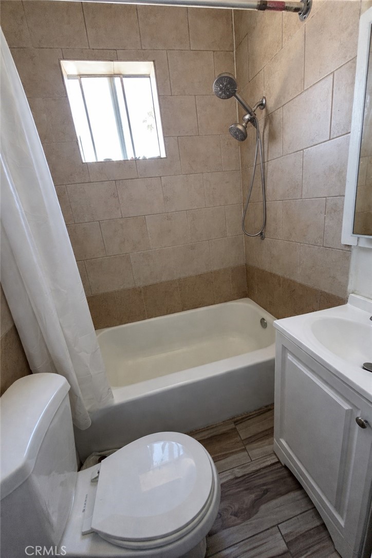 1246 N Kenmore Ave Property Photo 25