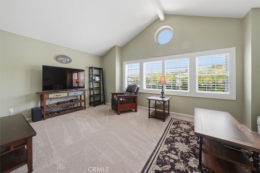 22138 Copper Hill Property Photo 3