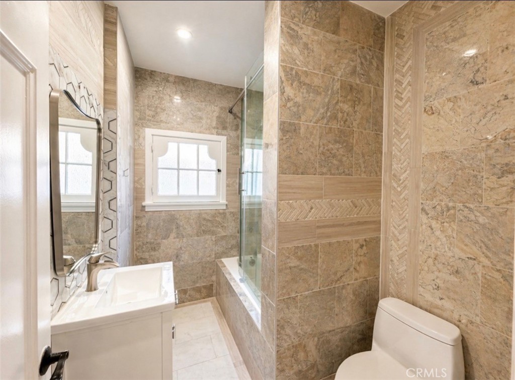 710 Adelaide Place Property Photo 20