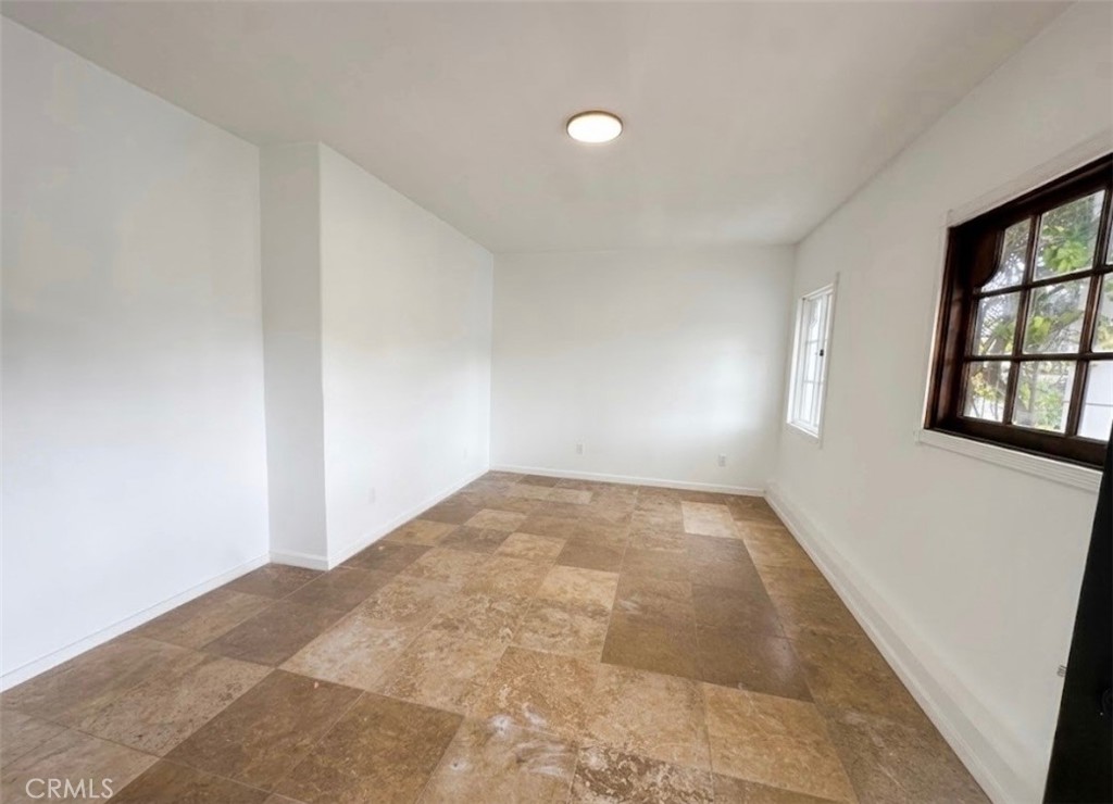 710 Adelaide Place Property Photo 31