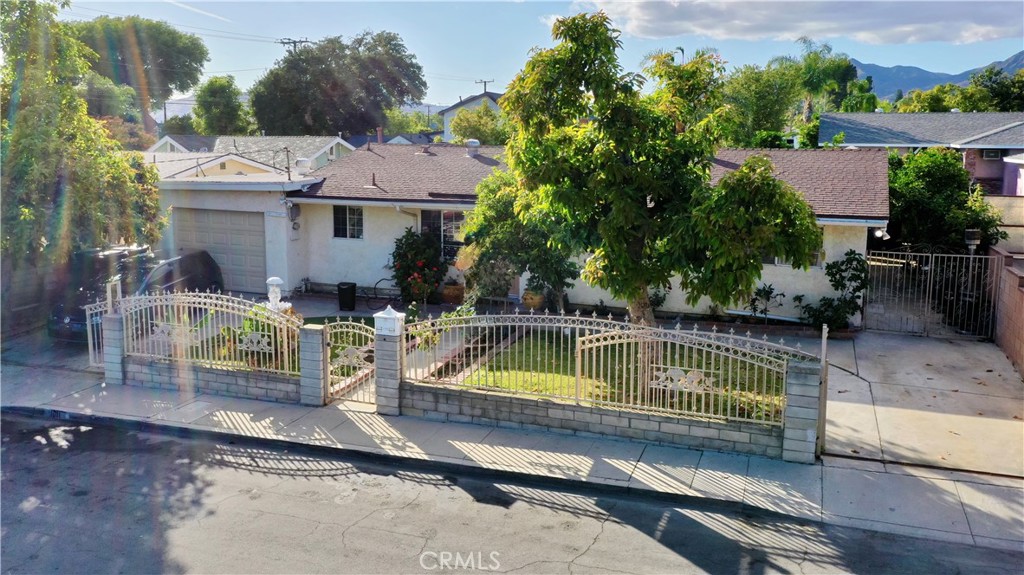 1011 Shadow Property Photo 2