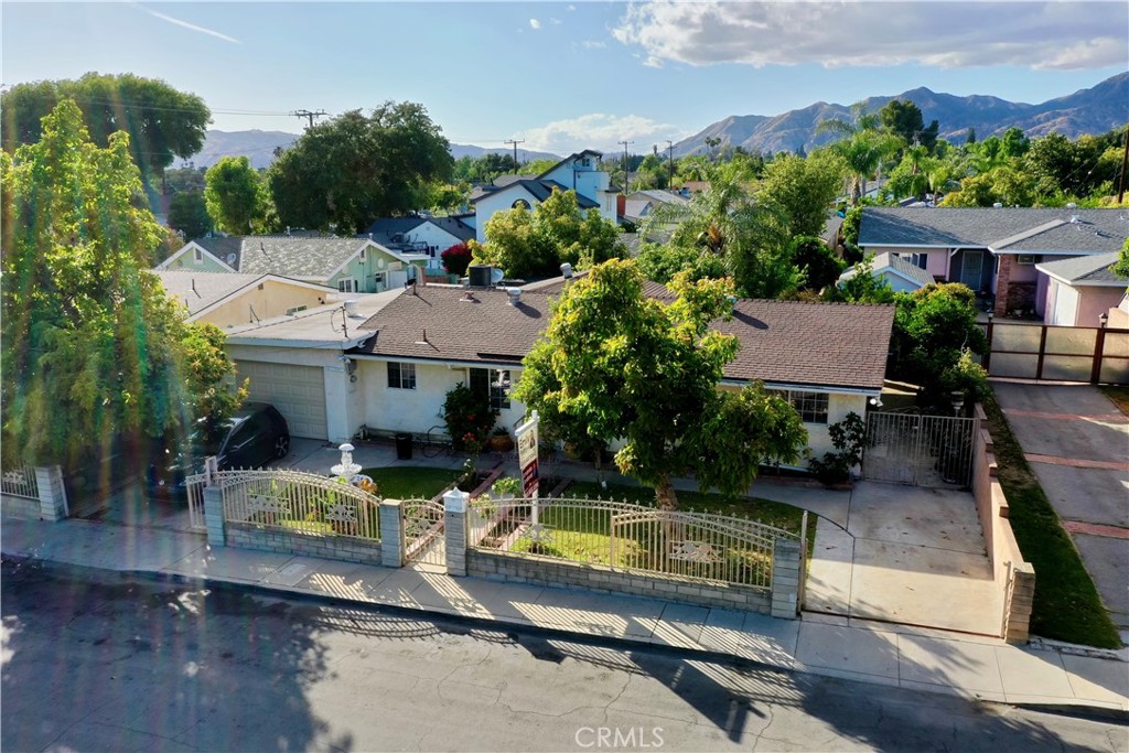 1011 Shadow Property Photo 3