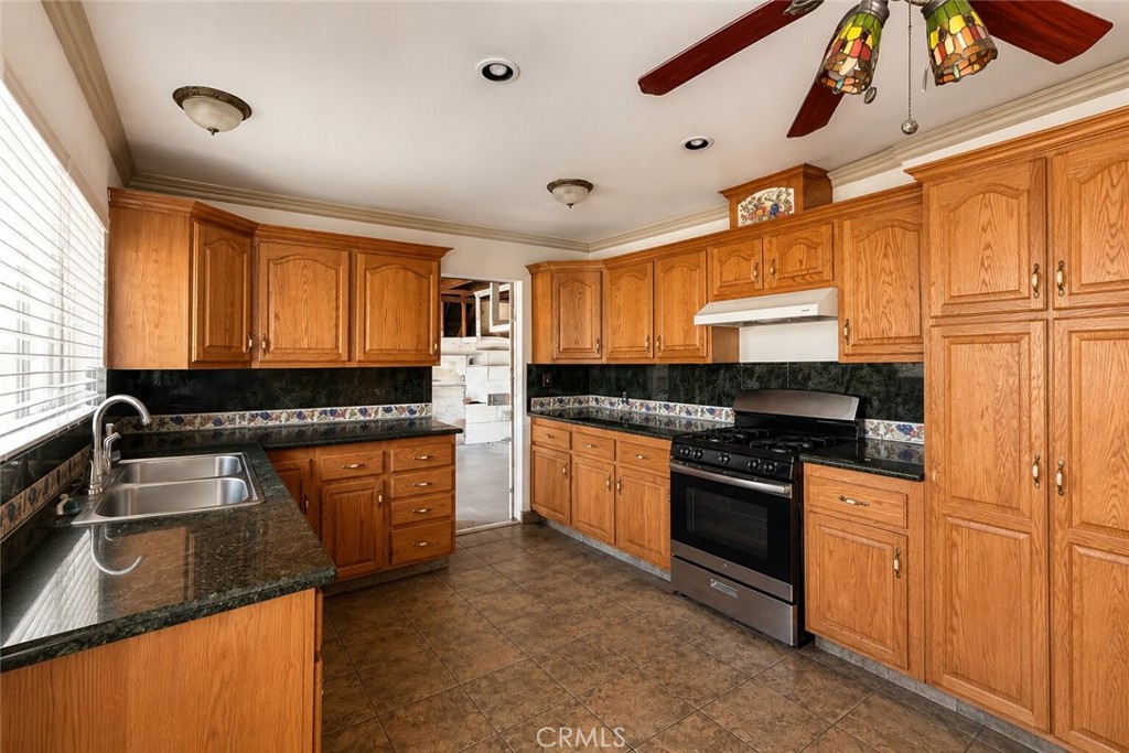 1011 Shadow Property Photo 7