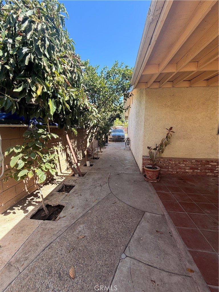 1011 Shadow Property Photo 25