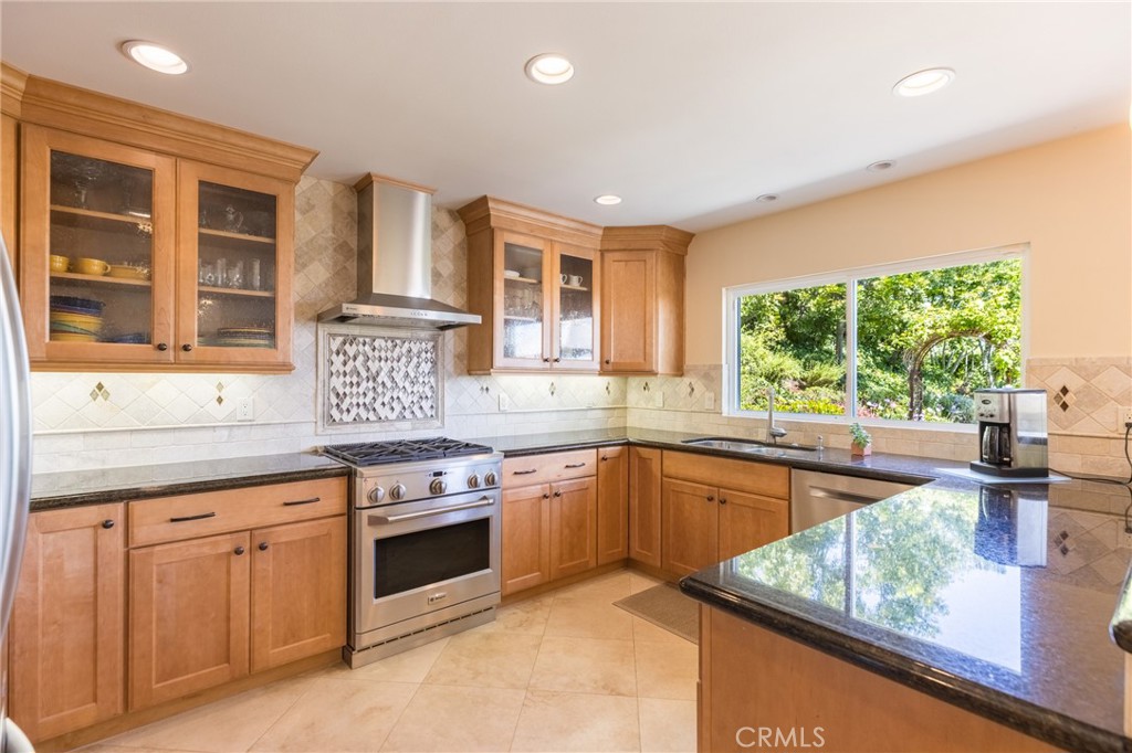 24529 Calvert Street Property Photo 15