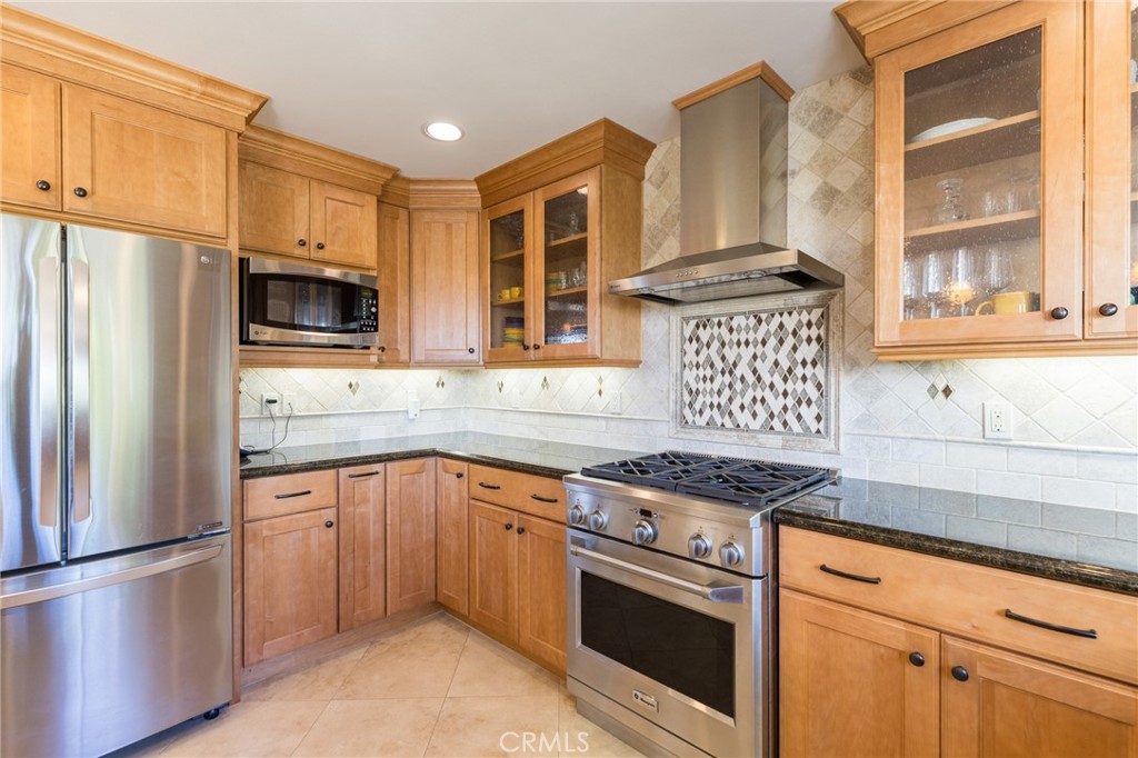 24529 Calvert Street Property Photo 17