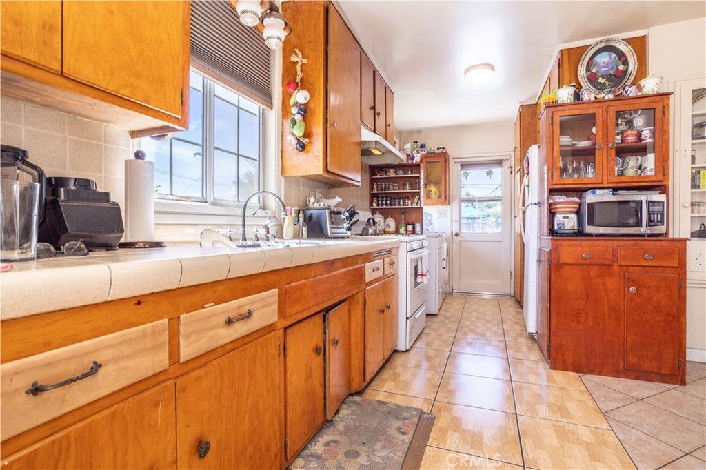 12849 Montague Property Photo 12