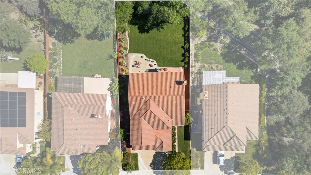 21012 Oakriver Property Photo 4