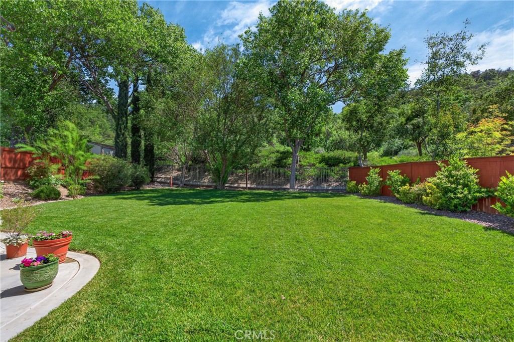 21012 Oakriver Property Photo 6