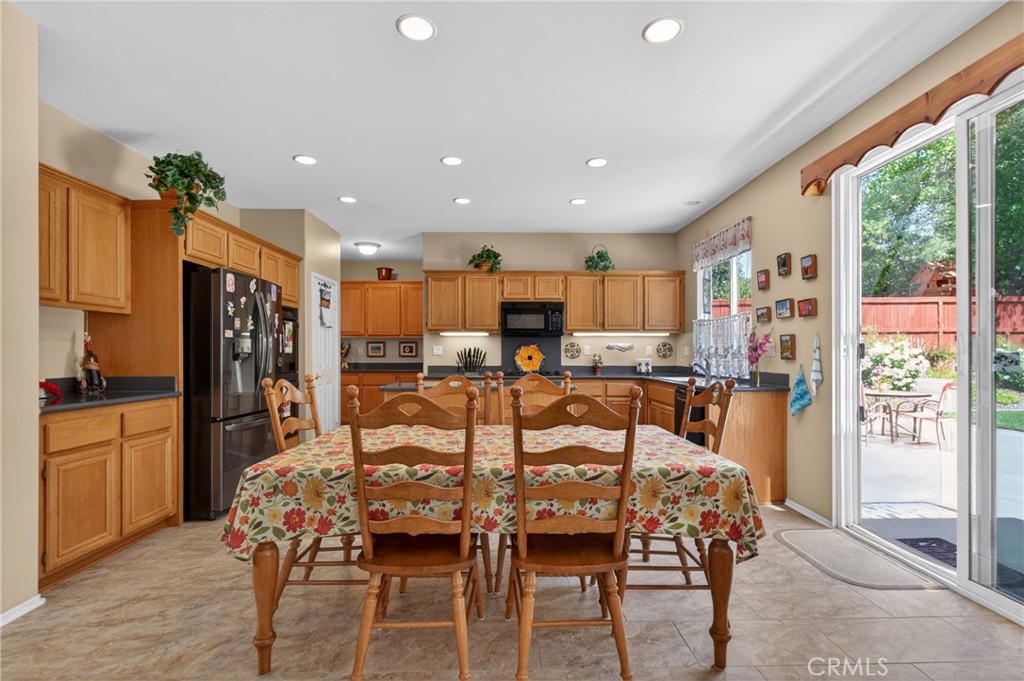 21012 Oakriver Property Photo 16