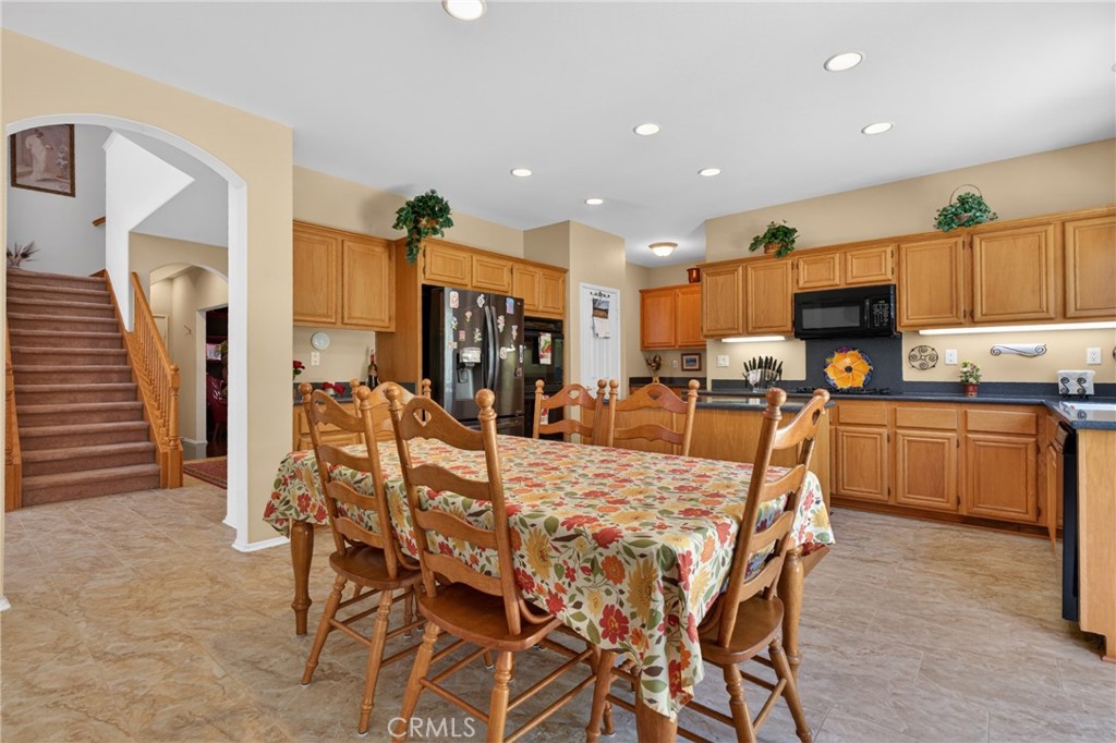 21012 Oakriver Property Photo 17
