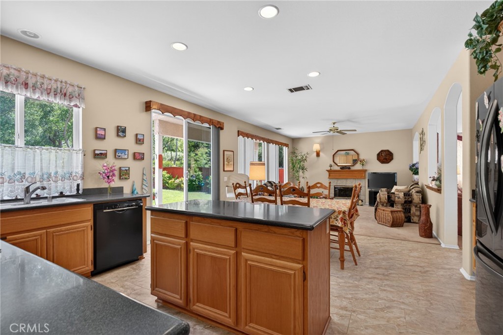 21012 Oakriver Property Photo 24
