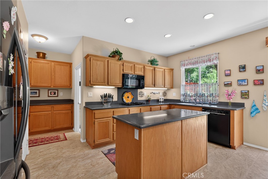 21012 Oakriver Property Photo 25