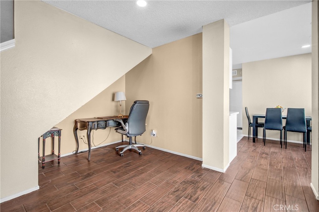 37940 42nd Street E 125 Property Photo 5
