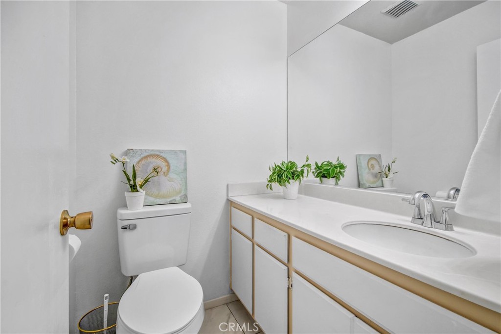 37940 42nd Street E 125 Property Photo 14