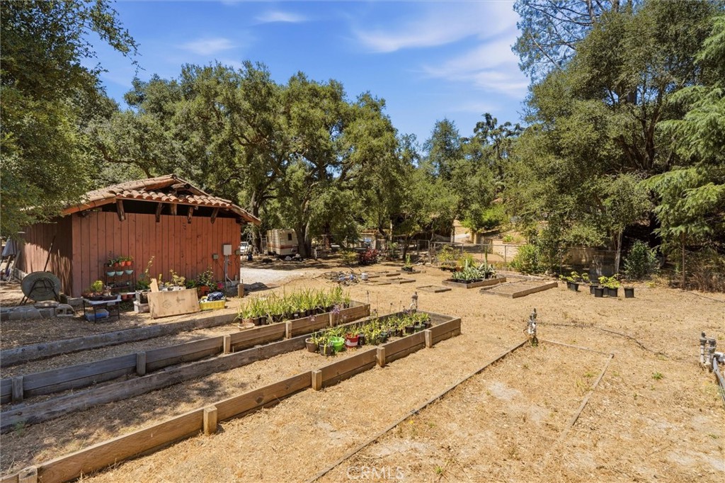736 Crater Oak Drive Property Photo 17
