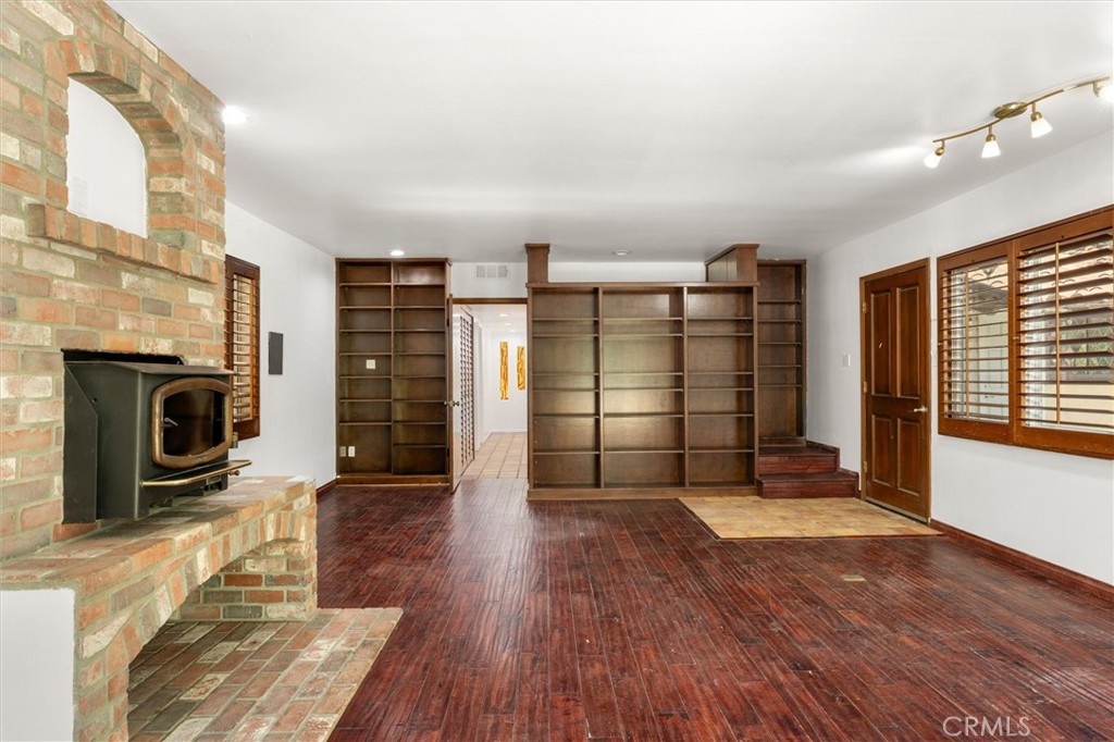 736 Crater Oak Drive Property Photo 26