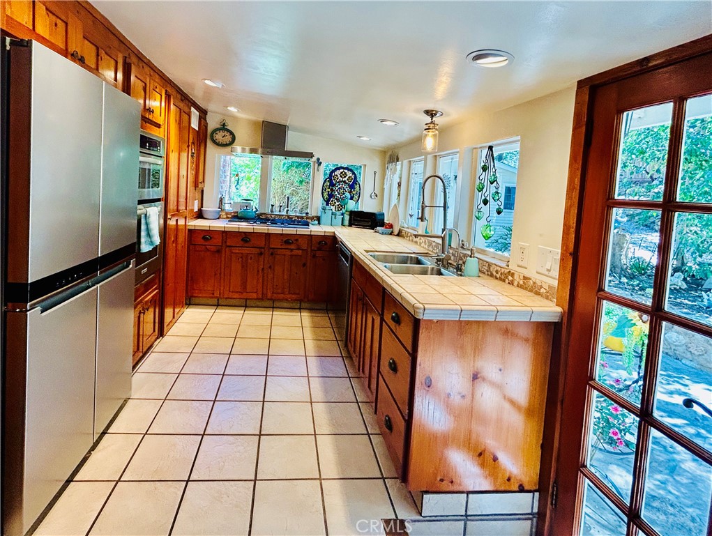 23230 Raymond Property Photo 12