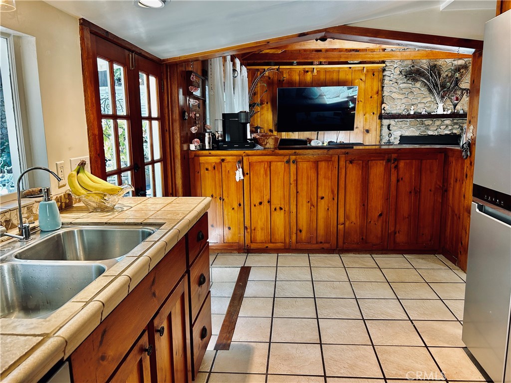 23230 Raymond Property Photo 15
