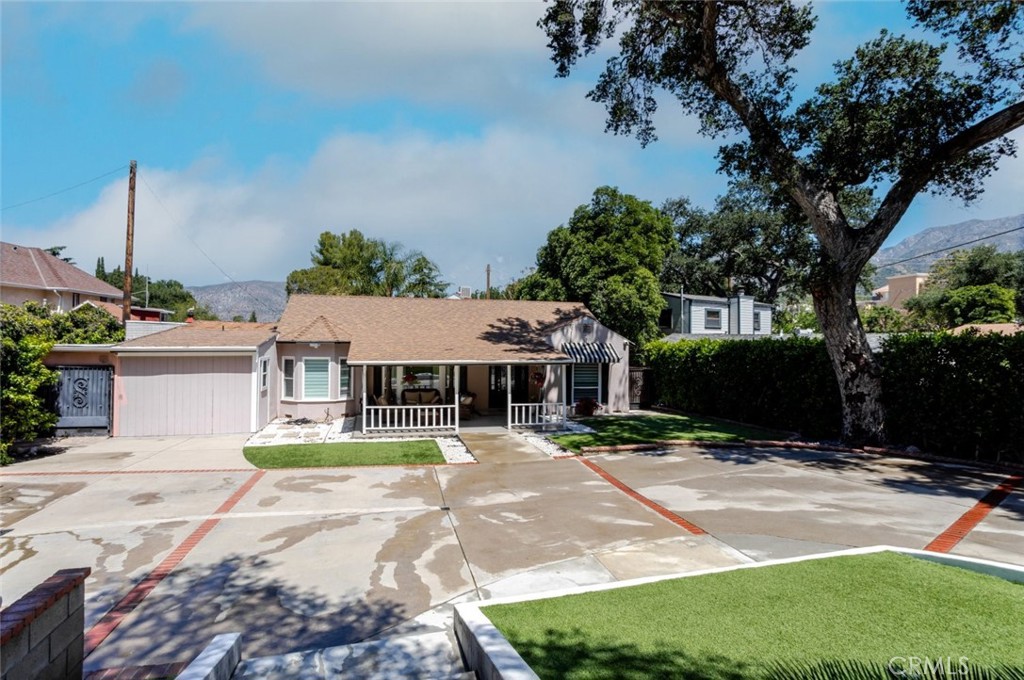 7284 Saint Estaban Street Property Photo 2