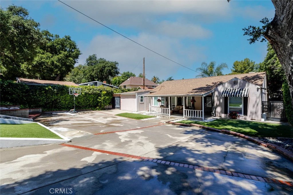 7284 Saint Estaban Street Property Photo 3