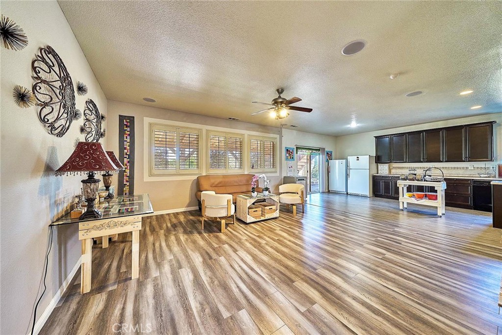 43521 Blossom Property Photo 6