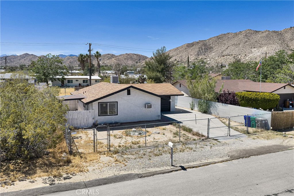 7100 Cholla Avenue Property Photo 1