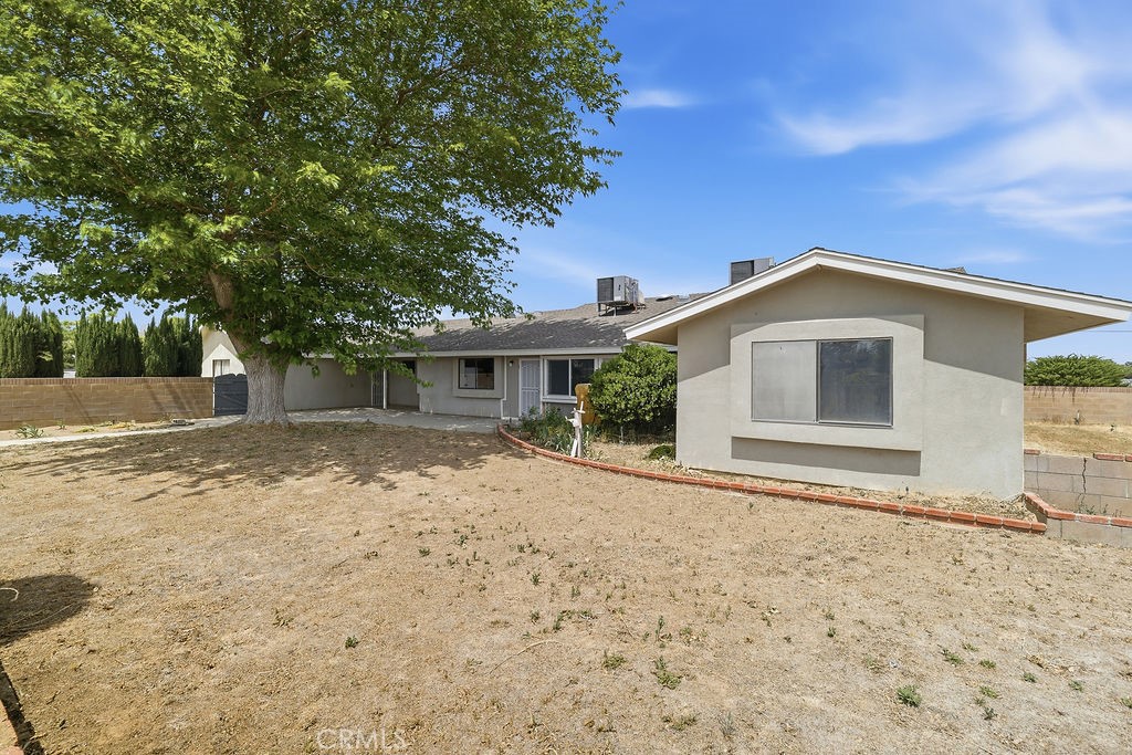 2350 W Avenue M8 Property Photo 3