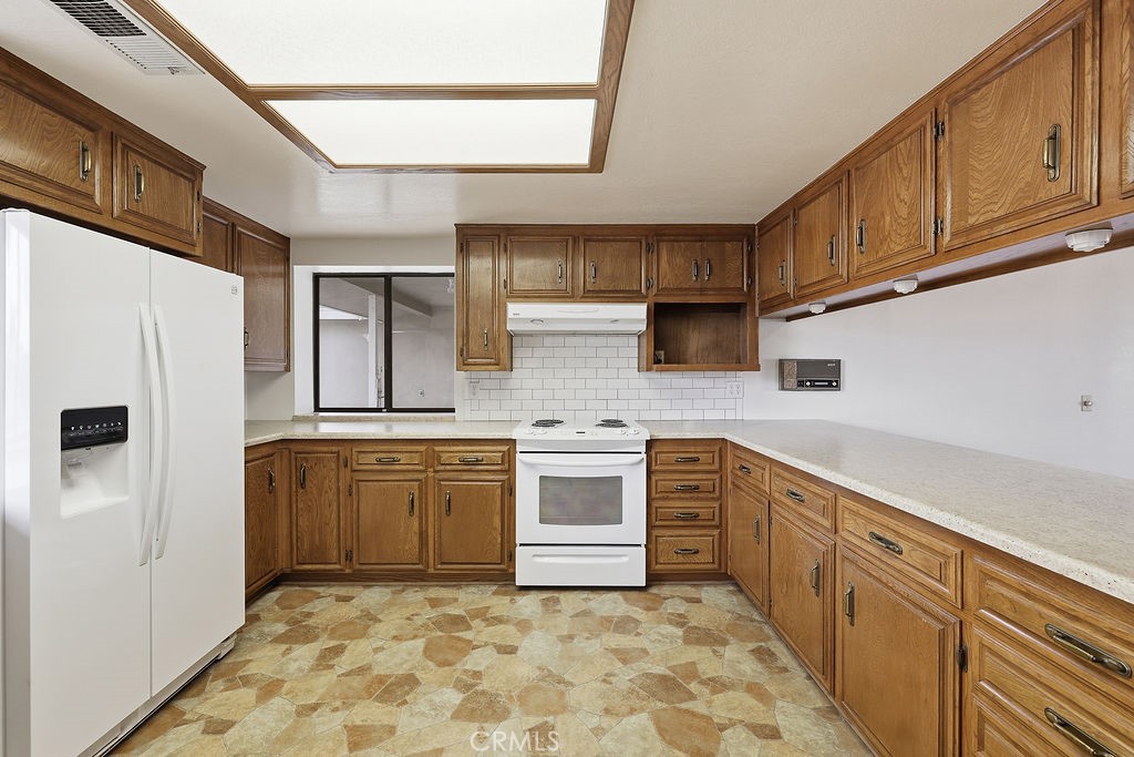 2350 W Avenue M8 Property Photo 15