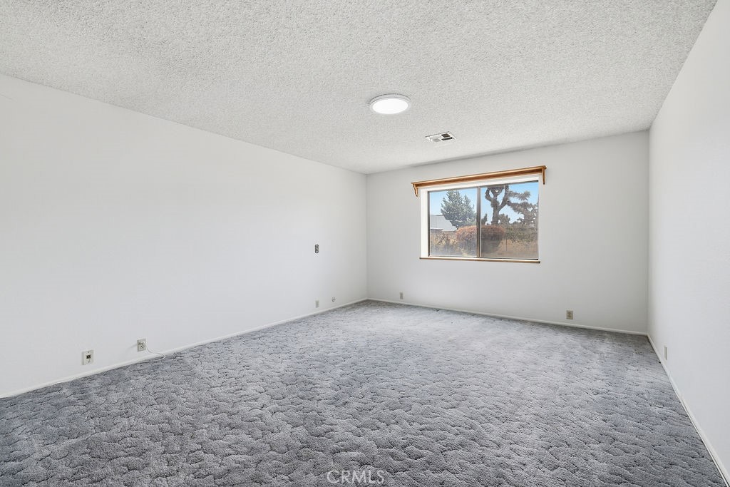 2350 W Avenue M8 Property Photo 27