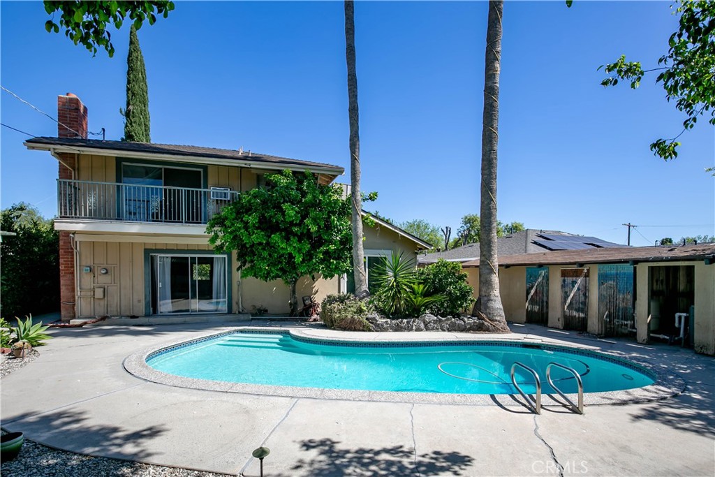 20748 Vose Property Photo 1