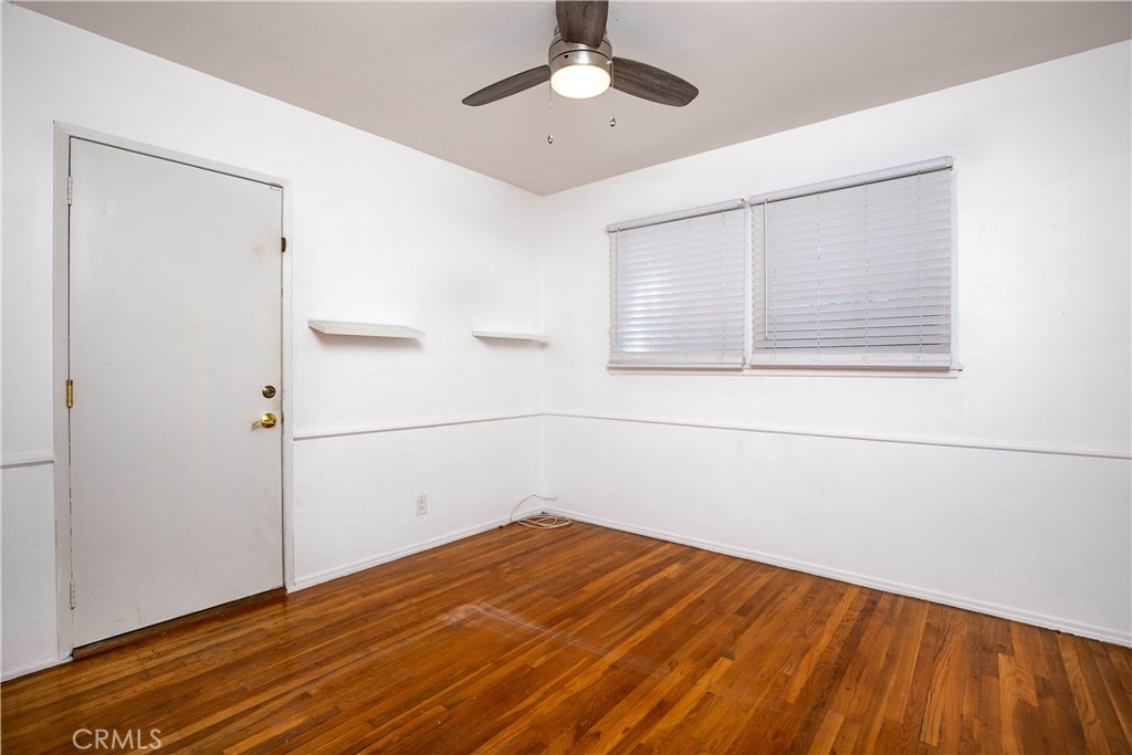 20748 Vose Property Photo 13