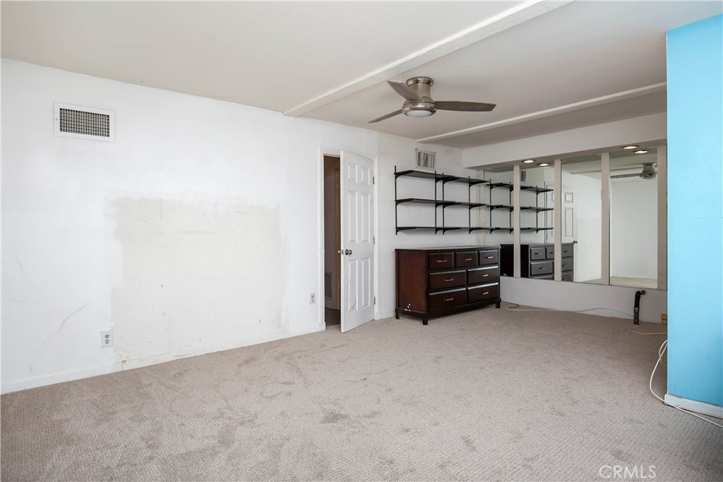 20748 Vose Property Photo 19