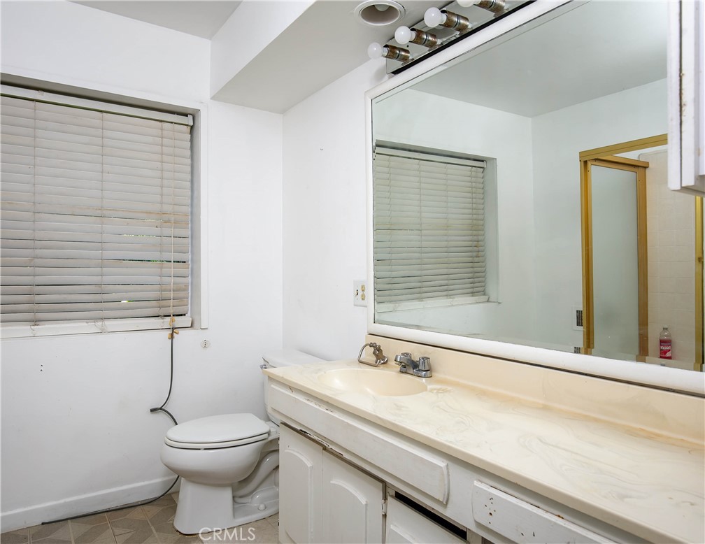 20748 Vose Property Photo 20
