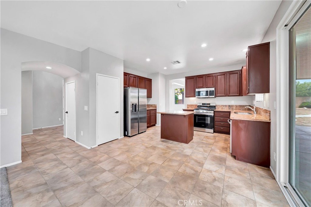 1222 W Avenue H7 Property Photo 14