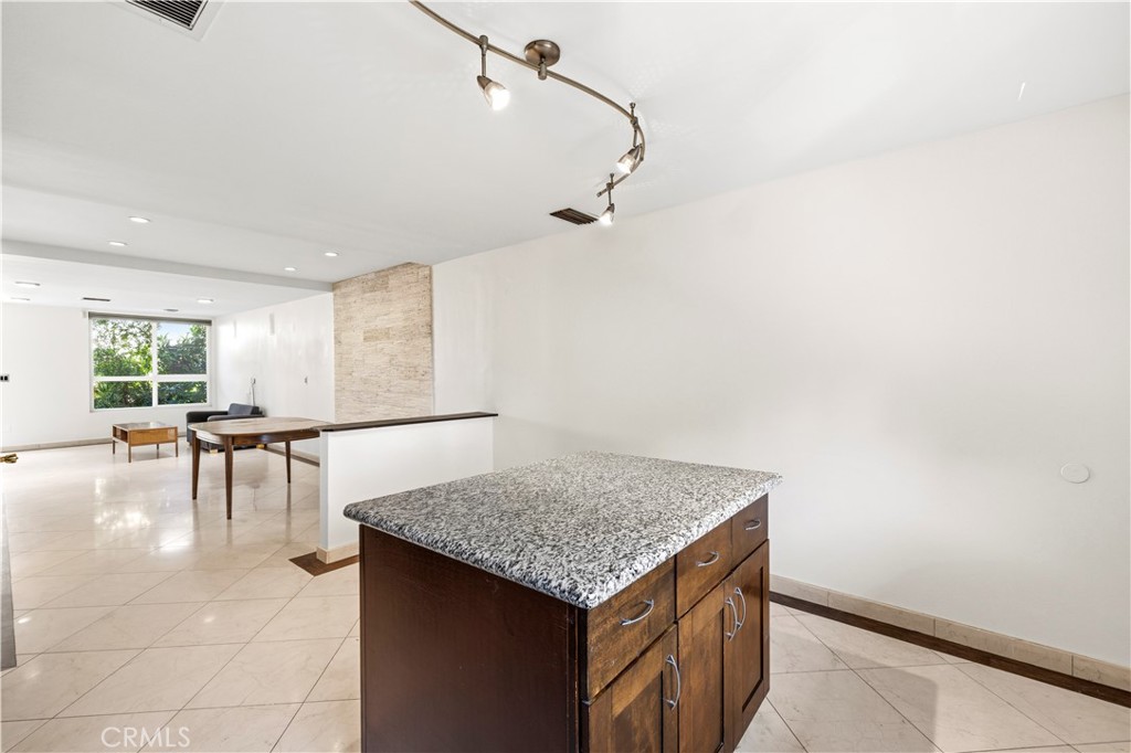 7320 Lennox Avenue D8 Property Photo 7