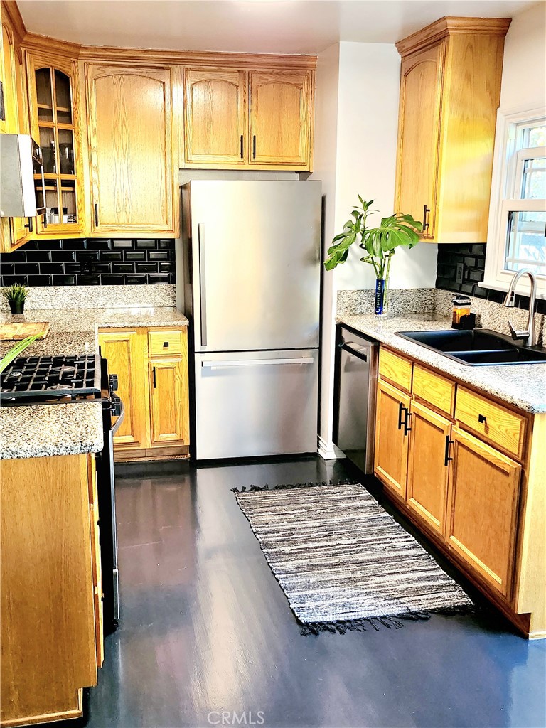 2353 Beach Avenue Property Photo 10