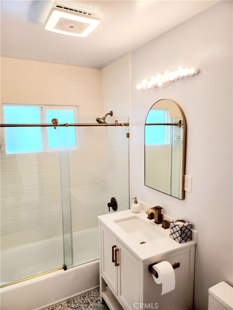 2353 Beach Avenue Property Photo 17