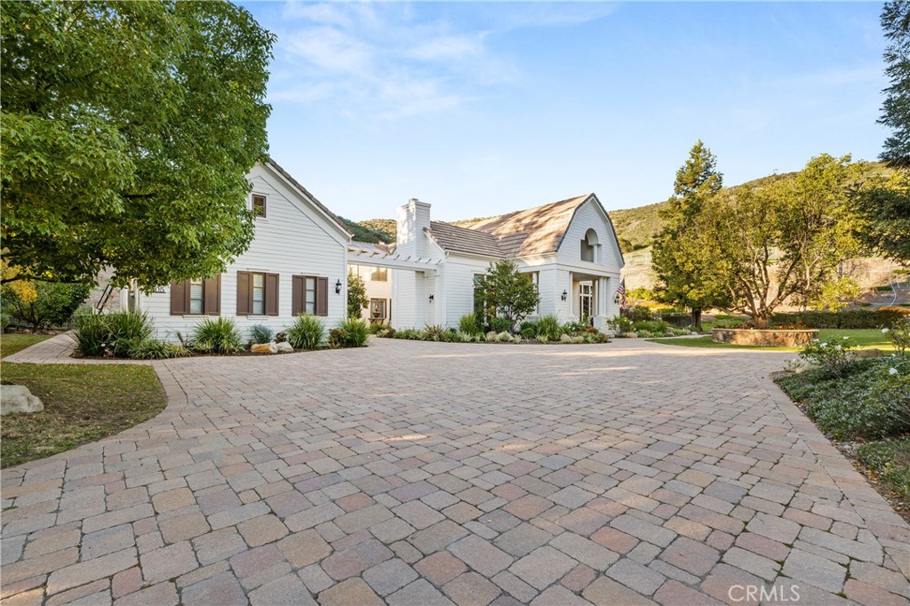 1005 Cheshire Hills Court Property Photo 13