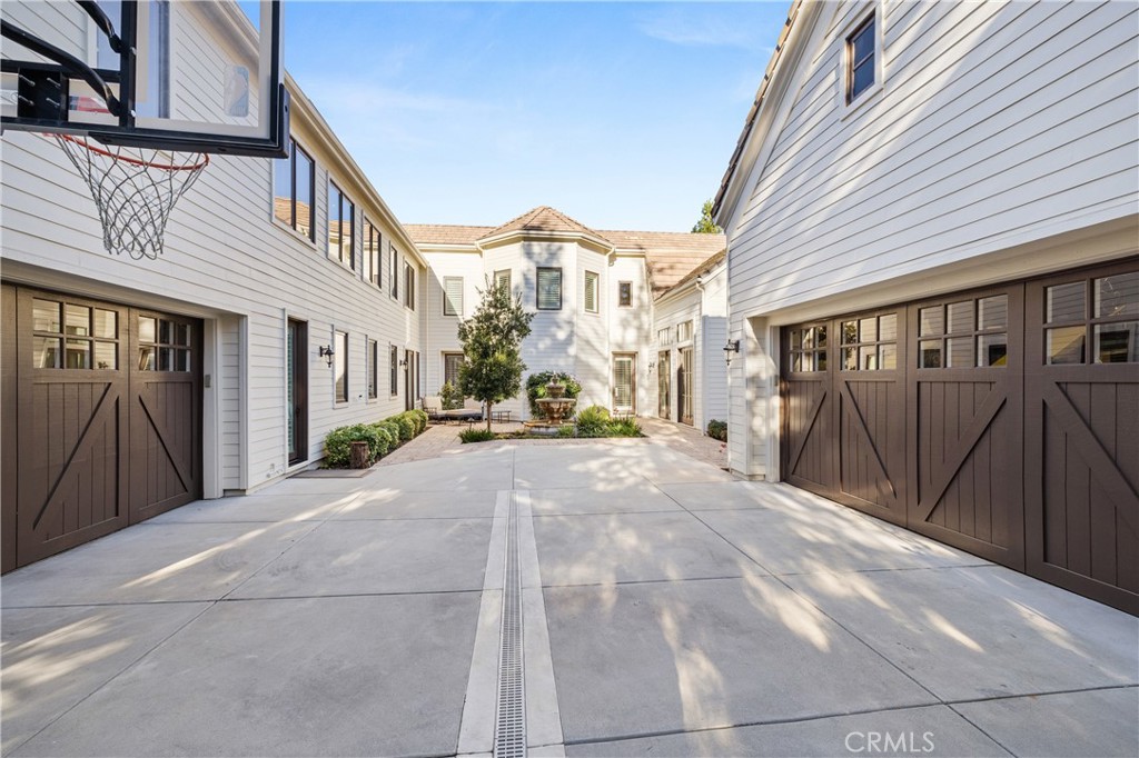 1005 Cheshire Hills Court Property Photo 18