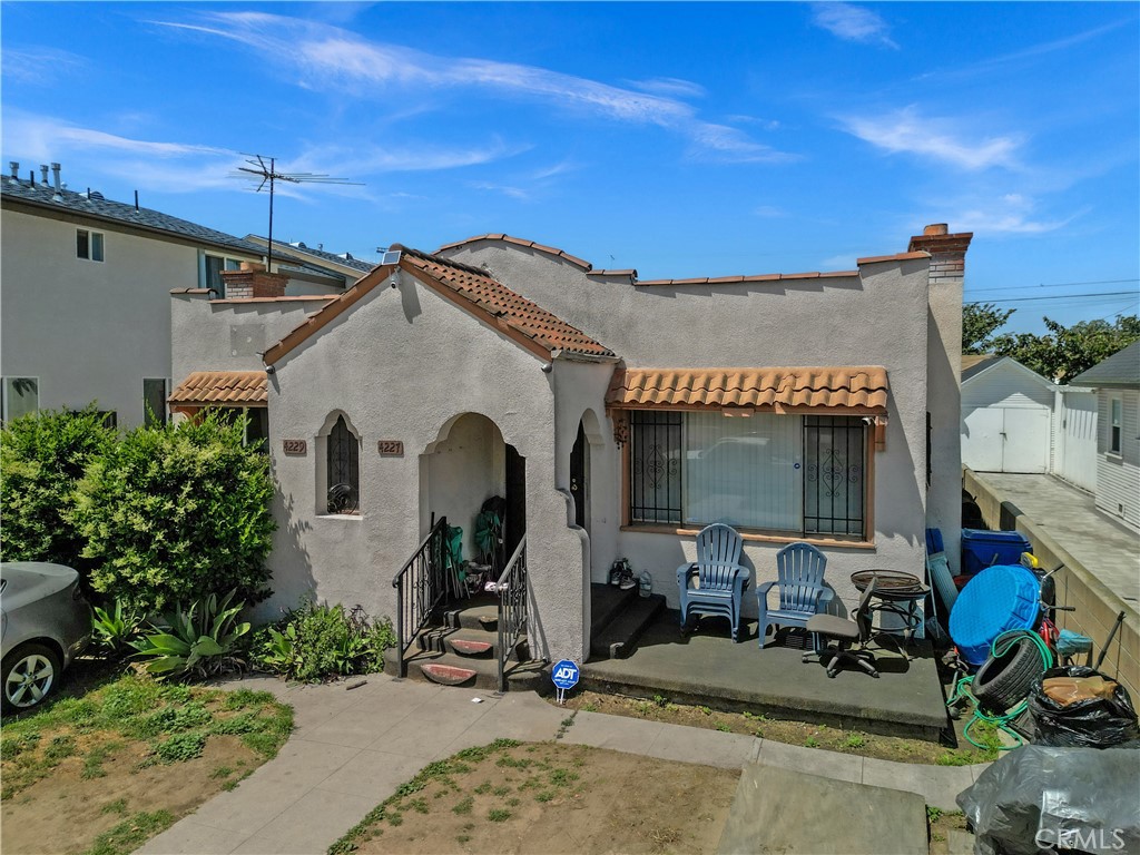 4227 Walton Avenue Property Photo 5