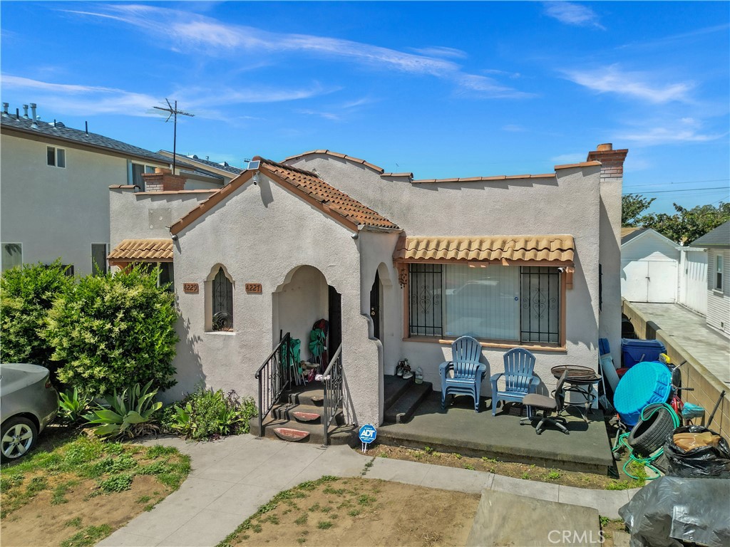 4227 Walton Avenue Property Photo 8