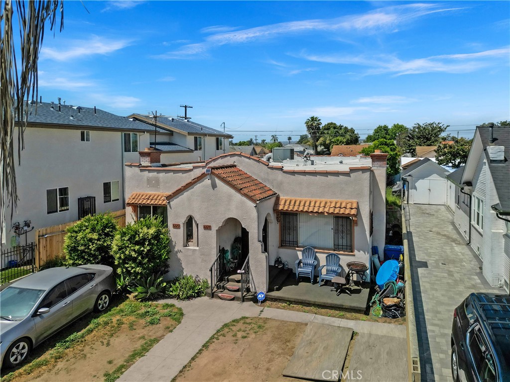 4227 Walton Avenue Property Photo 10